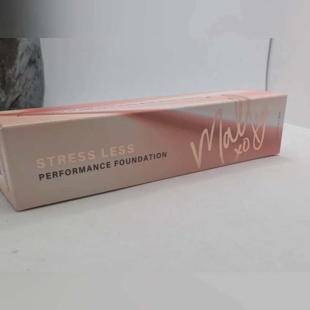 Mally Beauty Stress Less Performance‎ Foundation In TAN